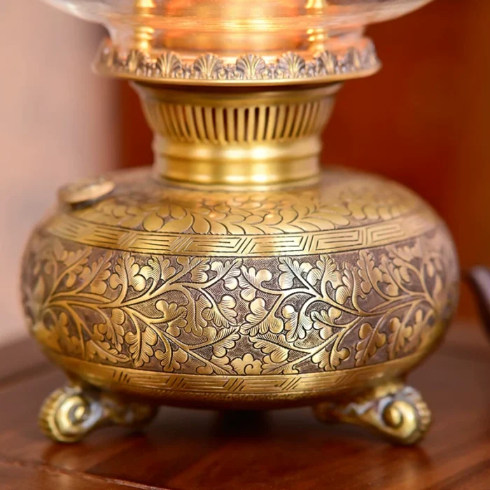 wanshou vine brass oil lamp